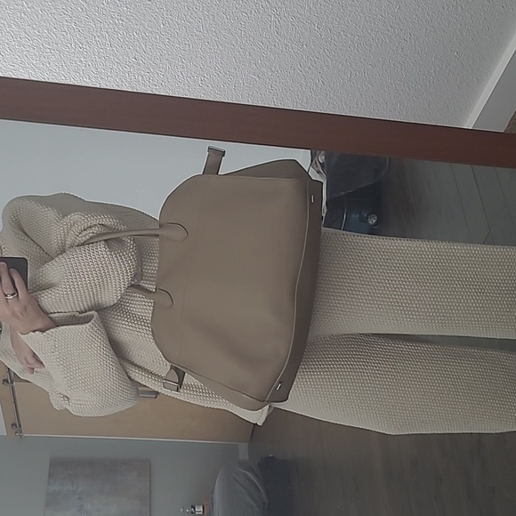 The Row Margaux 15 Soft Grained Leather Taupe Top Handle Bag Rare Authentic GUC - Picture 6 of 12